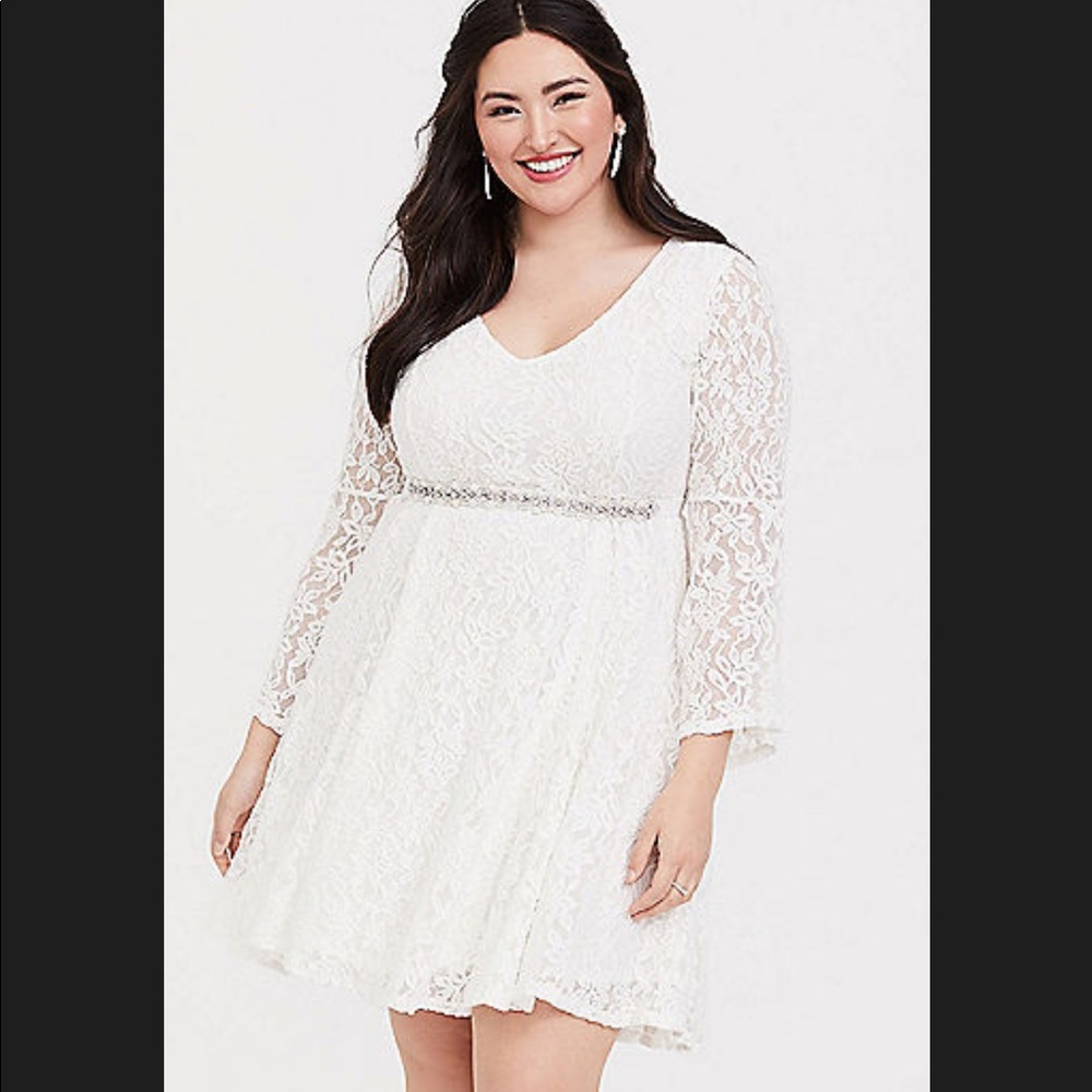 Torrid White Lace Dress with belt size 2X